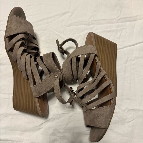 Taupe Suede Strappy Wedge Shoes with Buckle Closures - Picture 2 of 2